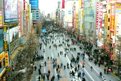 2011年１月23日、秋葉原歩行者天国が厳戒態勢の中で２年半ぶりに再開
