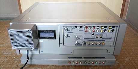 HR-W1 背面