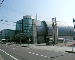 刈谷市産業振興センターの全景