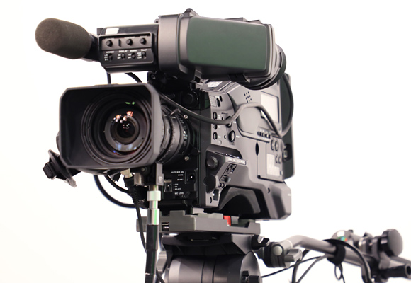 業務用ビデオカメラ （放送用や特機） はドッカブル式も 一通り揃えたら800万円から1500万円とかしたり